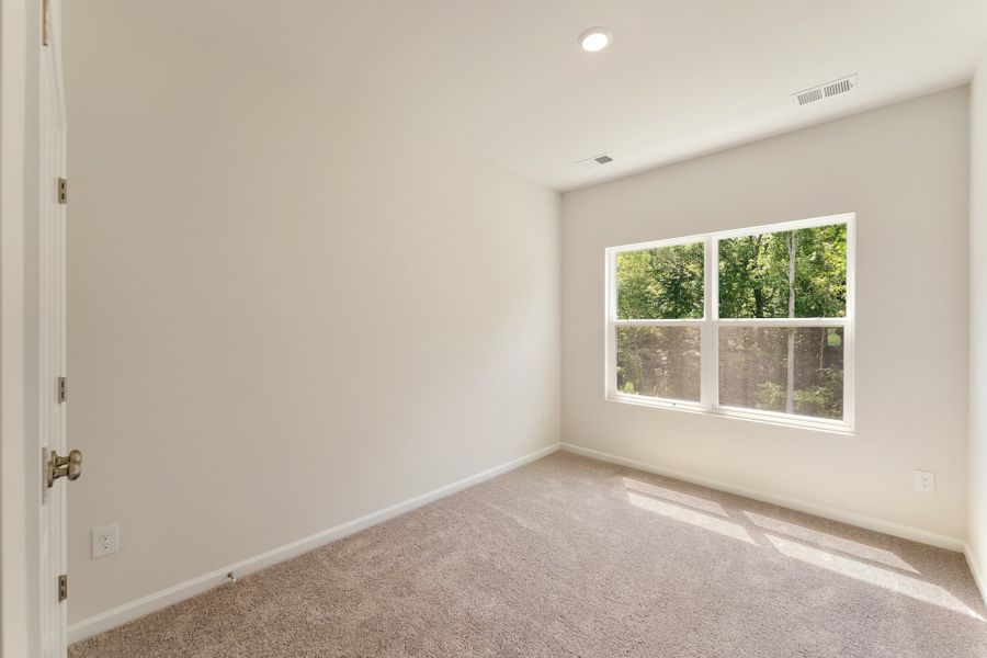 Spacious, unfurnished interior of a new home in Edwards Station, Taylors (Image 23).