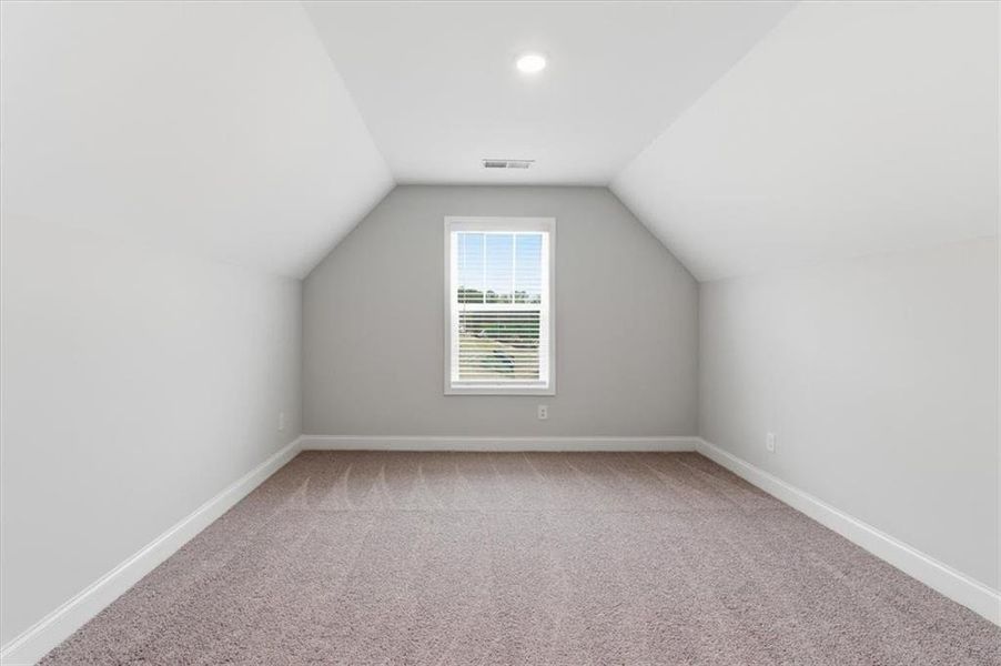 Spacious, unfurnished interior of a new home in , Dallas (Image 38).