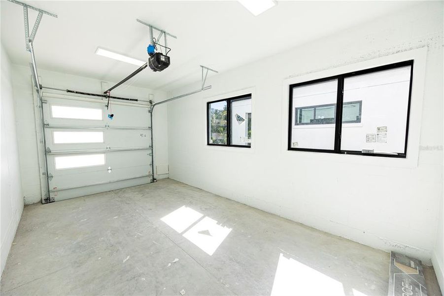 Spacious, unfurnished interior of a new home in , St. Petersburg (Image 68).