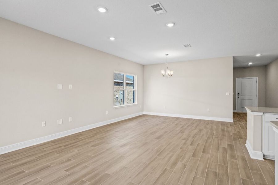 Spacious, unfurnished interior of a new home in Natureview, Freeport (Image 16).