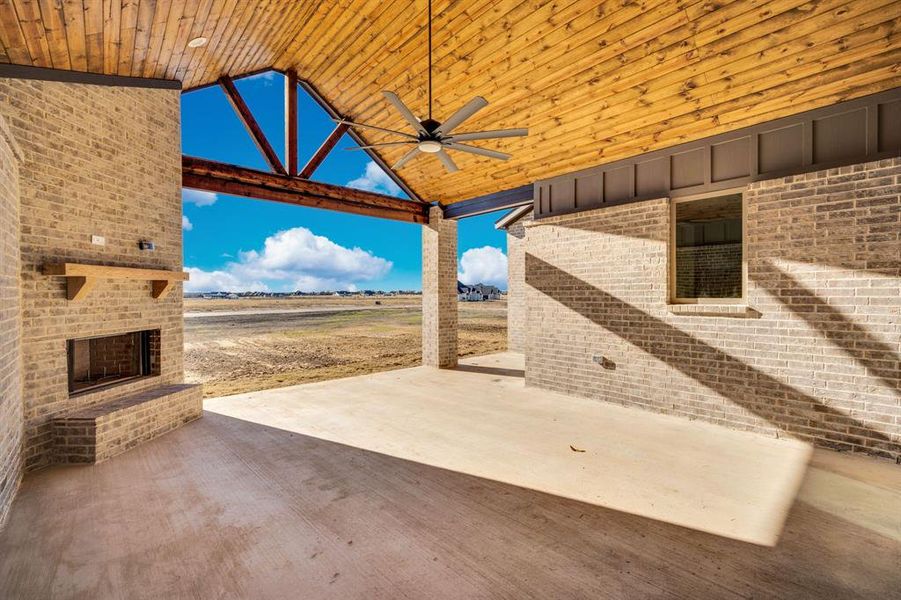 Exterior details and patio area of a home in , Midlothian (Image 4).