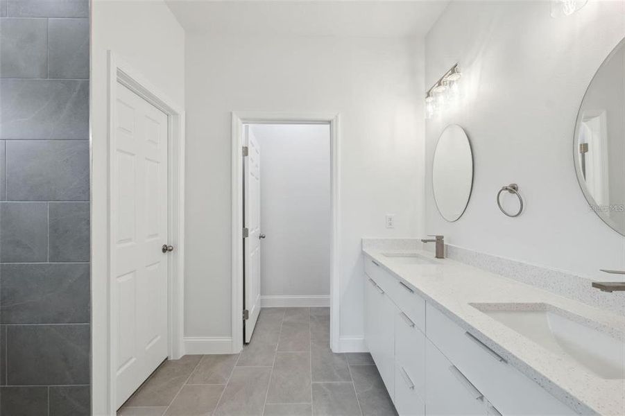 Furnished interior view inside a new home in , Ocala (Image 7).
