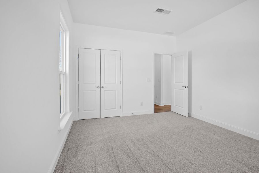 Spacious, unfurnished interior of a new home in Elmbrook, Indian Trail (Image 31).