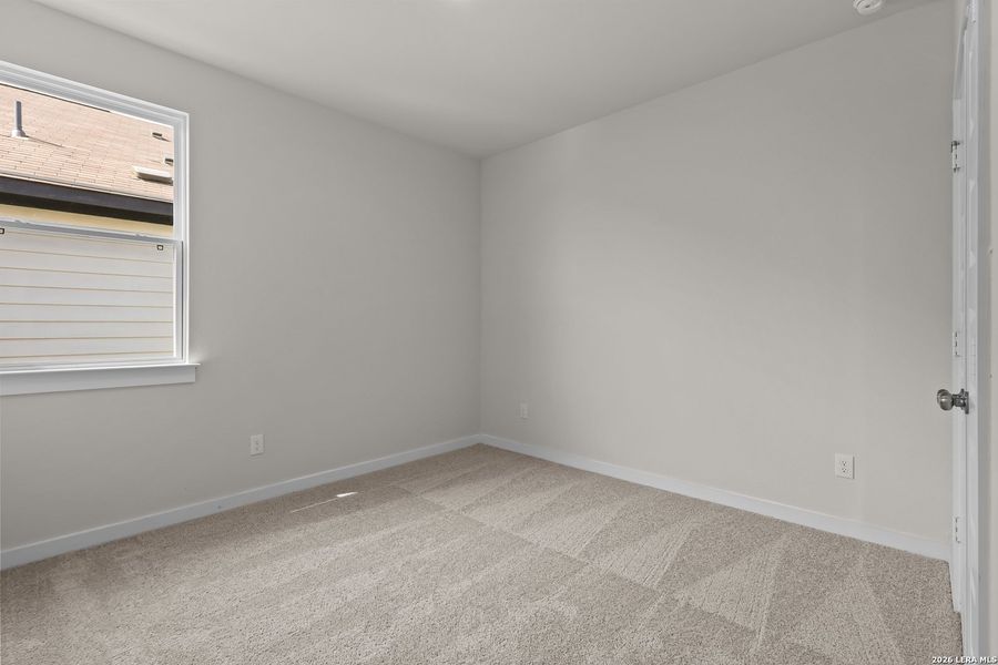 Spacious, unfurnished interior of a new home in Hiddenbrooke, Seguin (Image 28).