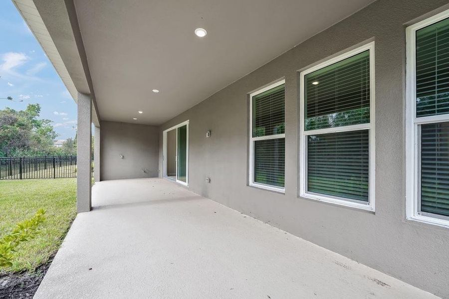 621 SE Ranch Oak Circle ~ Ready Now