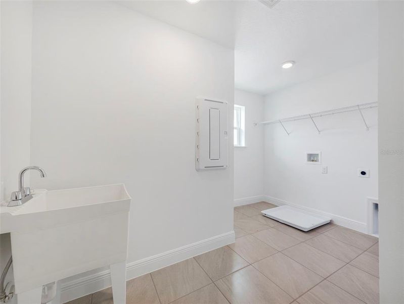 Spacious, unfurnished interior of a new home in Vintner Reserve, Clermont (Image 23). Spacious, unfurnished interior of a new home in Vintner Reserve, Clermont (Image 23).