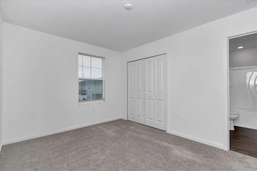 Spacious, unfurnished interior of a new home in , Ocala (Image 23).