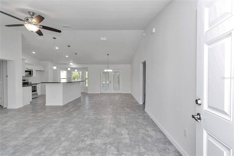 Spacious, unfurnished interior of a new home in , Summerfield (Image 10).