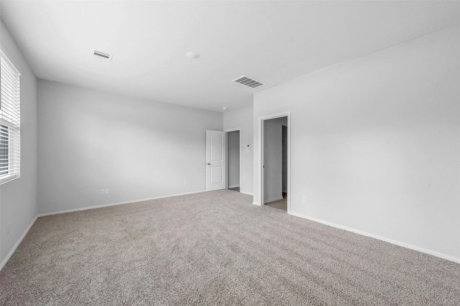 Spacious, unfurnished interior of a new home in Saint Tropez, Houston (Image 19). Spacious, unfurnished interior of a new home in Saint Tropez, Houston (Image 19).
