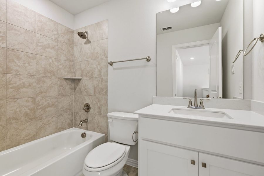 Furnished interior view inside a new home in Elevon, Lavon (Image 15).