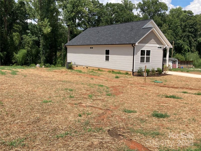 Exterior details and patio area of a home in , Gastonia (Image 3).