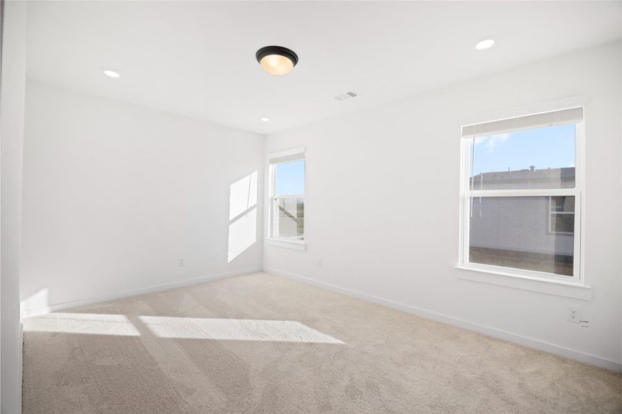 Spacious, unfurnished interior of a new home in , Manvel (Image 35).