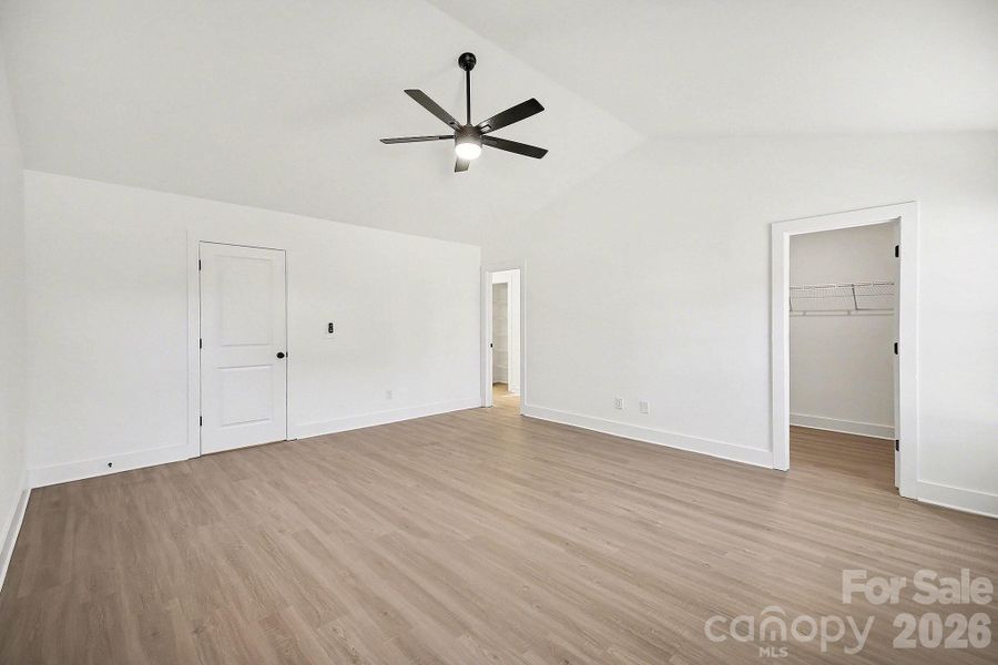 Spacious, unfurnished interior of a new home in , Newton (Image 13).
