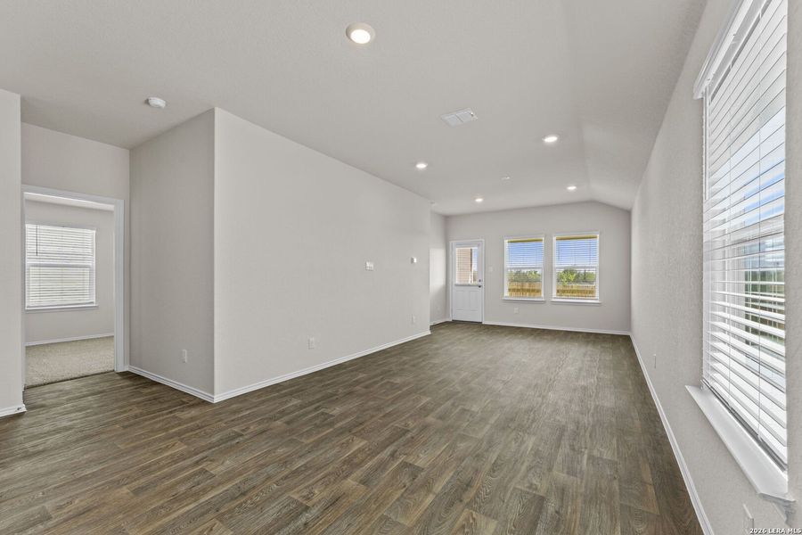 Spacious, unfurnished interior of a new home in Stonehill, San Antonio (Image 21).