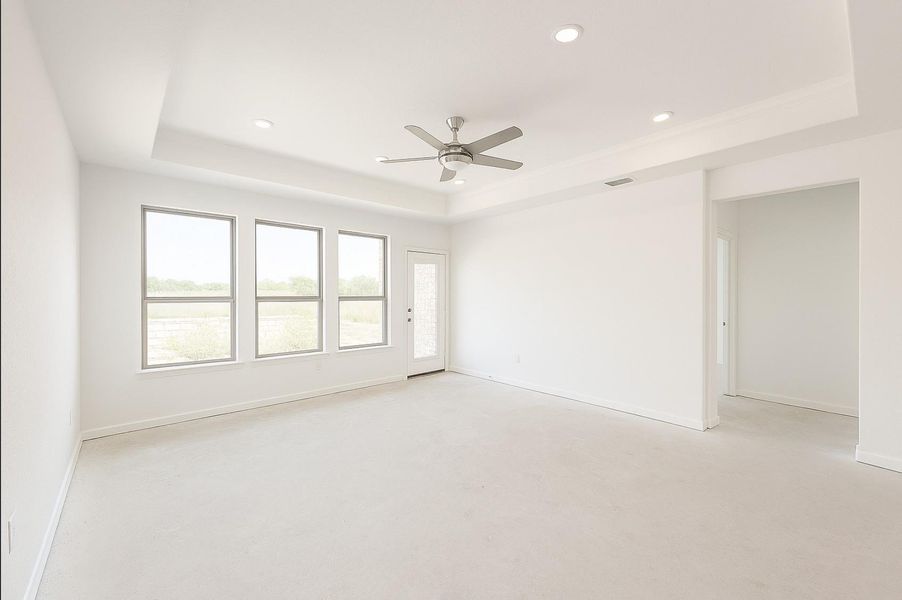 Spacious, unfurnished interior of a new home in La Cima, San Marcos (Image 12). Spacious, unfurnished interior of a new home in La Cima, San Marcos (Image 12).