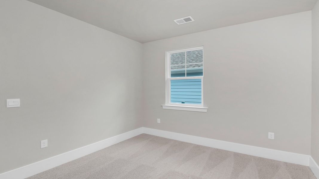 Spacious, unfurnished interior of a new home in Cross Creek, Lexington (Image 23).