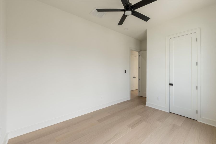 Spacious, unfurnished interior of a new home in , Houston (Image 44).