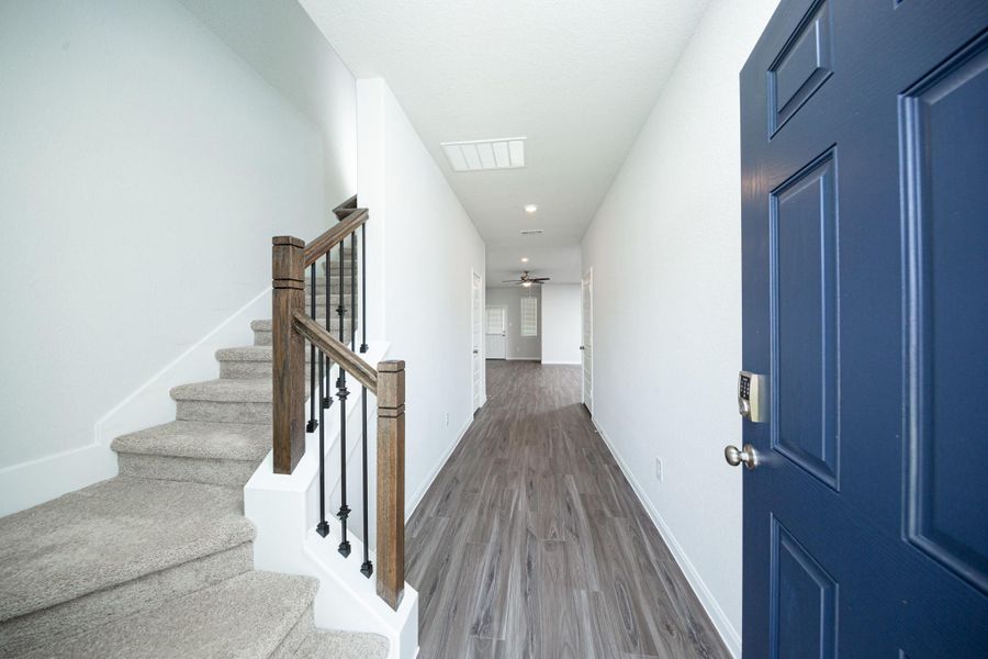 Spacious, unfurnished interior of a new home in River's Edge, Conroe (Image 15).