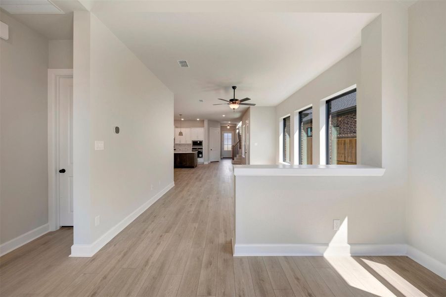 Spacious, unfurnished interior of a new home in Sienna - Grove Collection, Missouri City (Image 13).