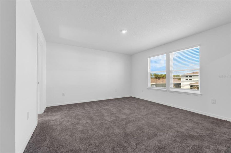 Spacious, unfurnished interior of a new home in Oakfield Trails, Parrish (Image 18).