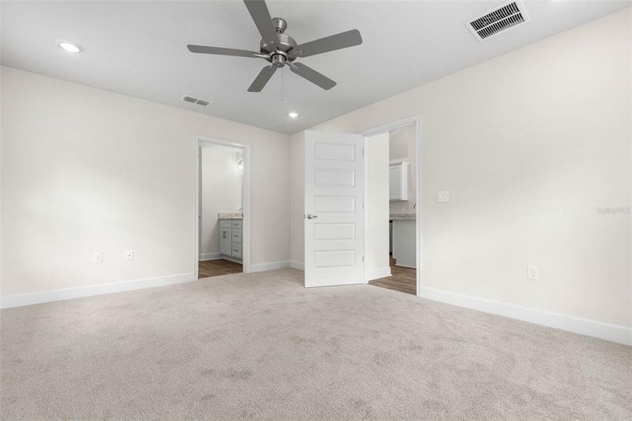 Spacious, unfurnished interior of a new home in , Palm Coast (Image 18).