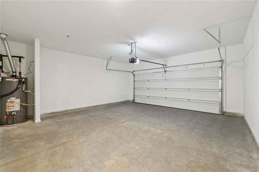 Spacious, unfurnished interior of a new home in The Estates at Casteel, Bethlehem (Image 40).