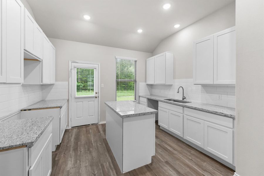 Furnished interior view inside a new home in , Lufkin (Image 7).
