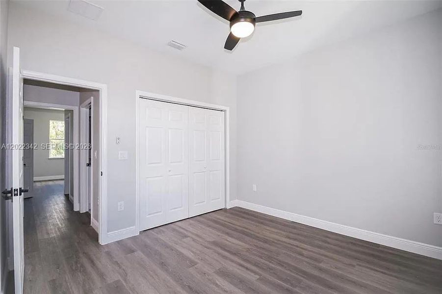 Spacious, unfurnished interior of a new home in , Sebring (Image 23).