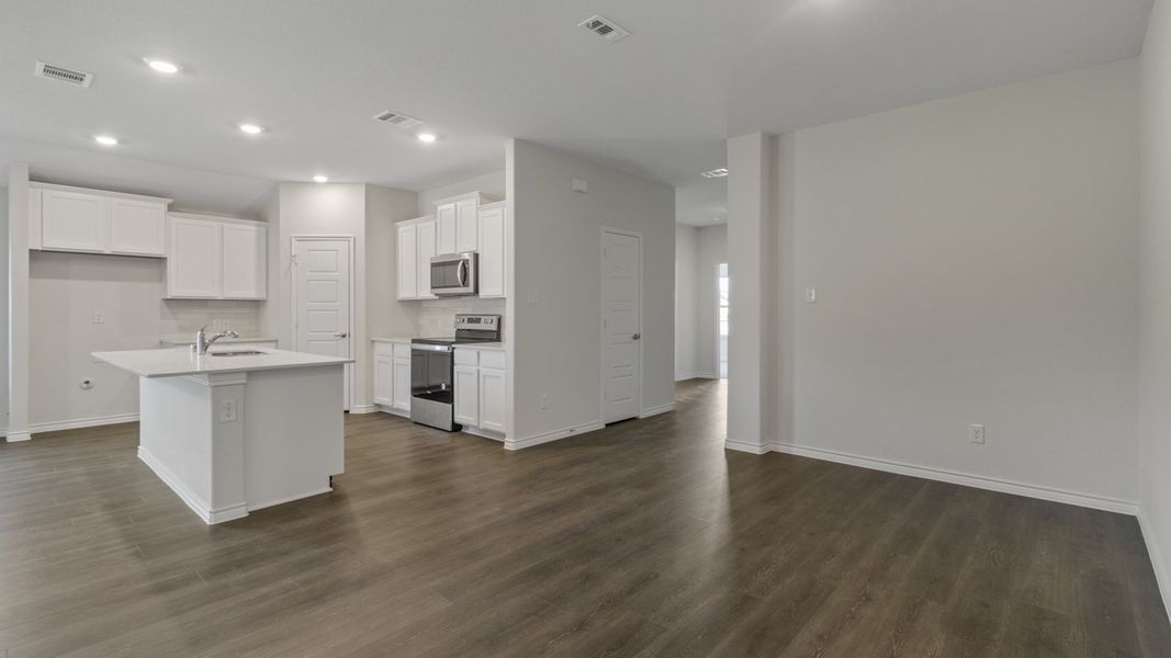 Spacious, unfurnished interior of a new home in Trailstone, Caddo Mills (Image 18).