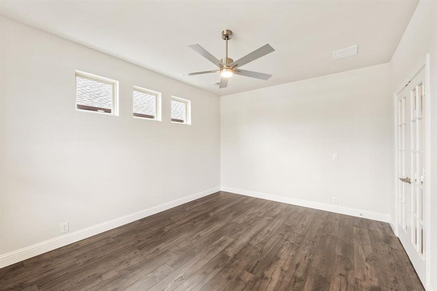 Spacious, unfurnished interior of a new home in Addison Hills, Cedar Hill (Image 39).