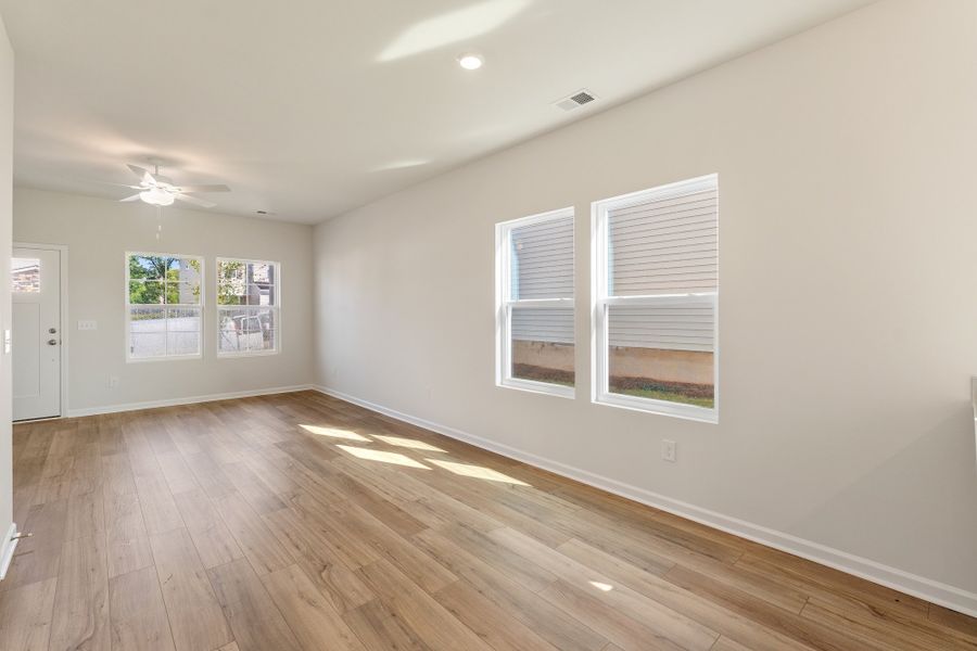 Spacious, unfurnished interior of a new home in Mayfair Village, Spartanburg (Image 15).
