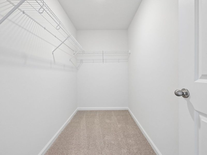 Spacious, unfurnished interior of a new home in Tidewater, Fort Pierce (Image 19).