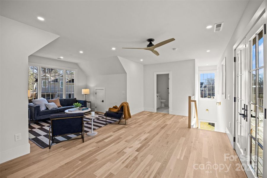 Loft Area or 4th Bedroom