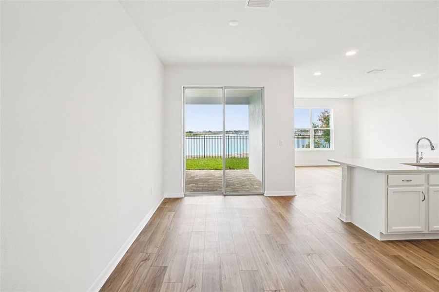 Spacious, unfurnished interior of a new home in Isla Mirada, San Antonio (Image 30).