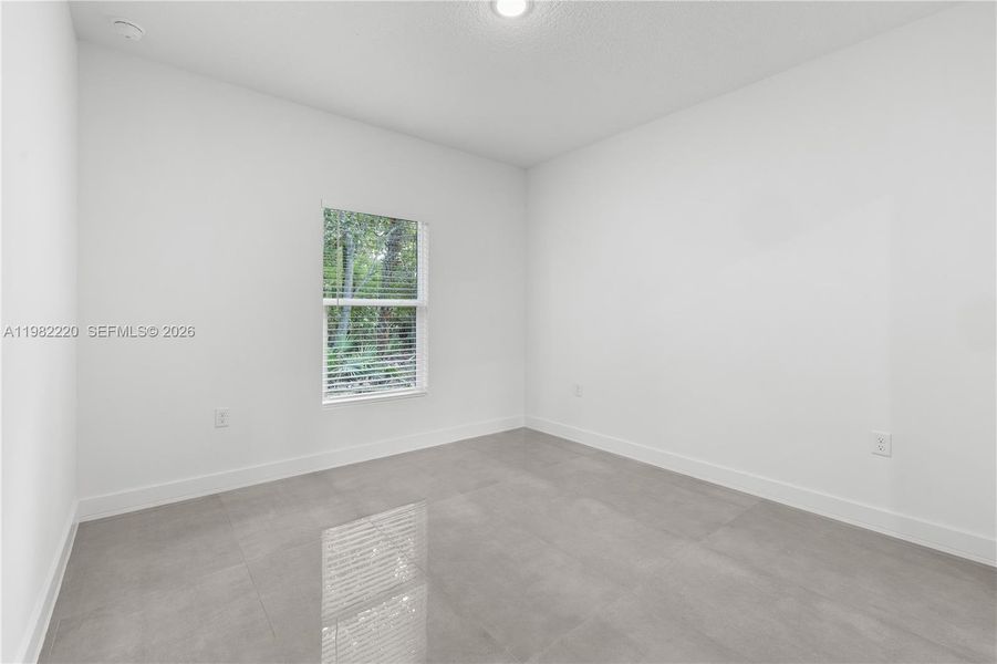 Spacious, unfurnished interior of a new home in , Palm Bay (Image 25).