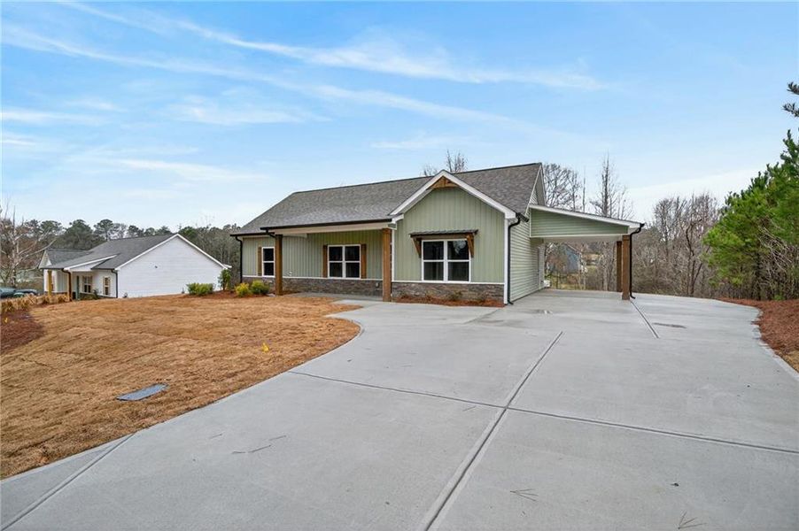 Image 33 of a home in .