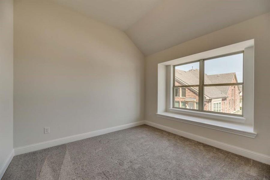 Spacious, unfurnished interior of a new home in Lake Forest, McKinney (Image 11).