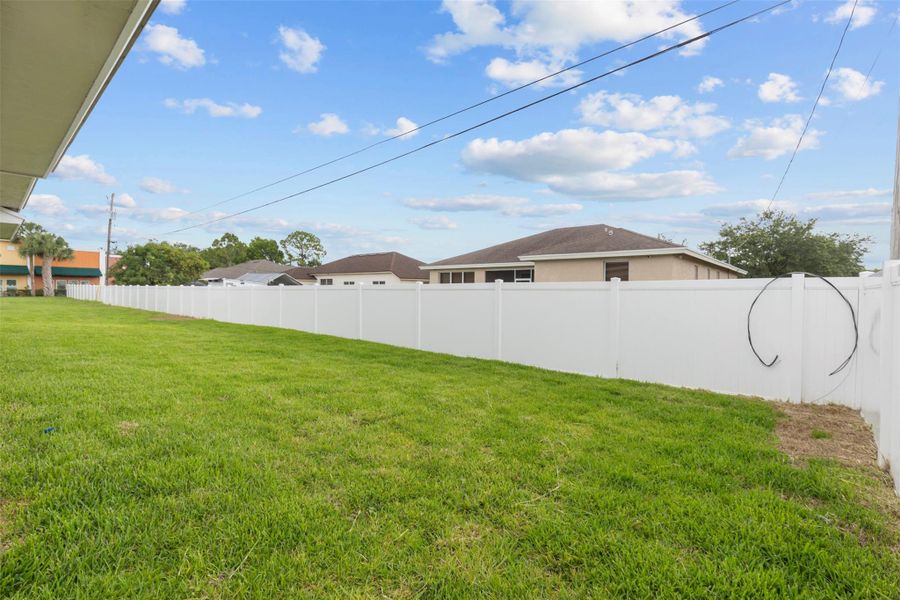 Exterior details and patio area of a home in , Port St. Lucie (Image 25).