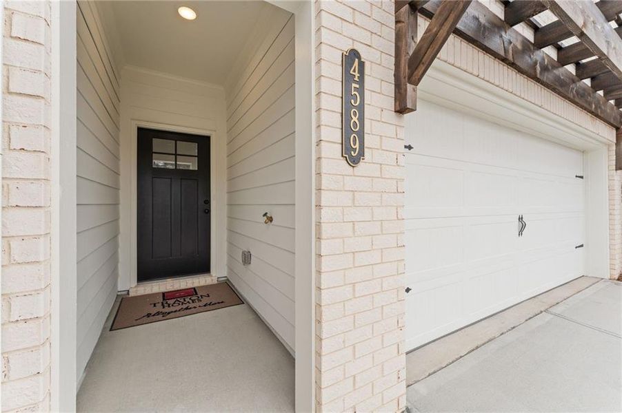 Exterior details and patio area of a home in Bluffs at Bells Ferry, Marietta (Image 3).
