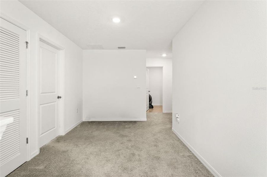 Spacious, unfurnished interior of a new home in Harvest Ridge, Zephyrhills (Image 37).