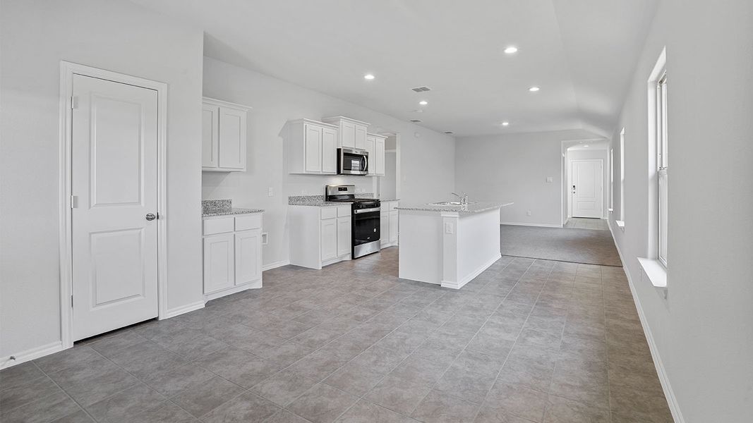 Image 30 representing the Brooke by D.R. Horton in The Hills at Reunion, Newark, TX. Image 30 representing the Brooke by D.R. Horton in The Hills at Reunion, Newark, TX.