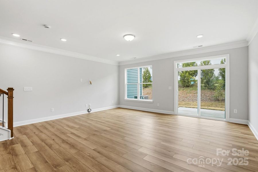 Spacious, unfurnished interior of a new home in Harrisburg Village, Harrisburg (Image 19).