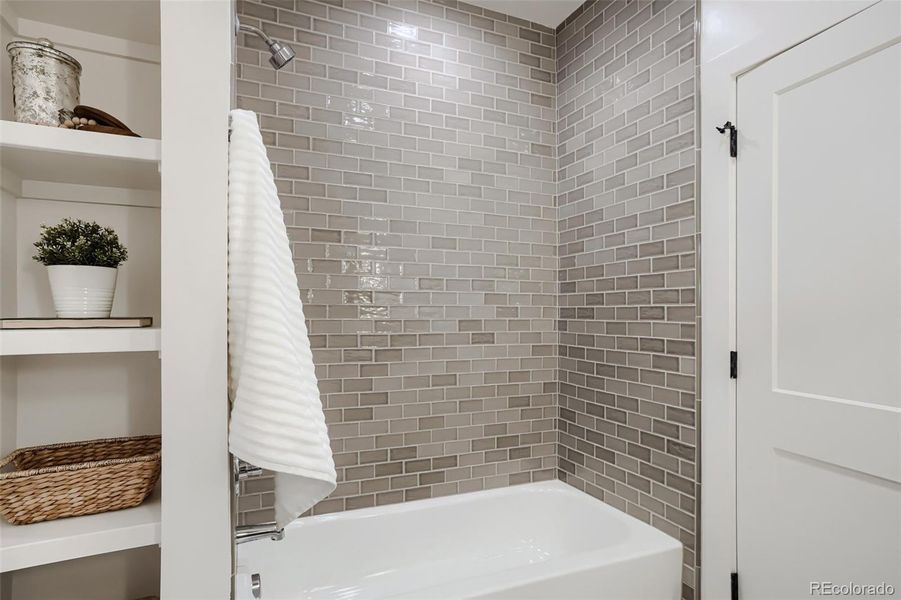 Image 18 of a home in .