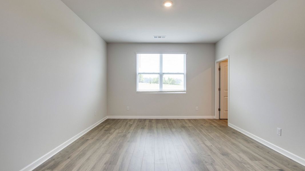 Spacious, unfurnished interior of a new home in Nexus South, Gallatin (Image 18).