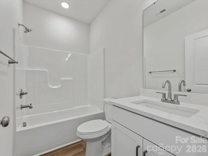 Full Bath Full Bath