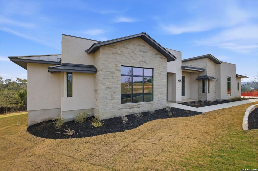 Exterior details and patio area of a home in , San Antonio (Image 4).