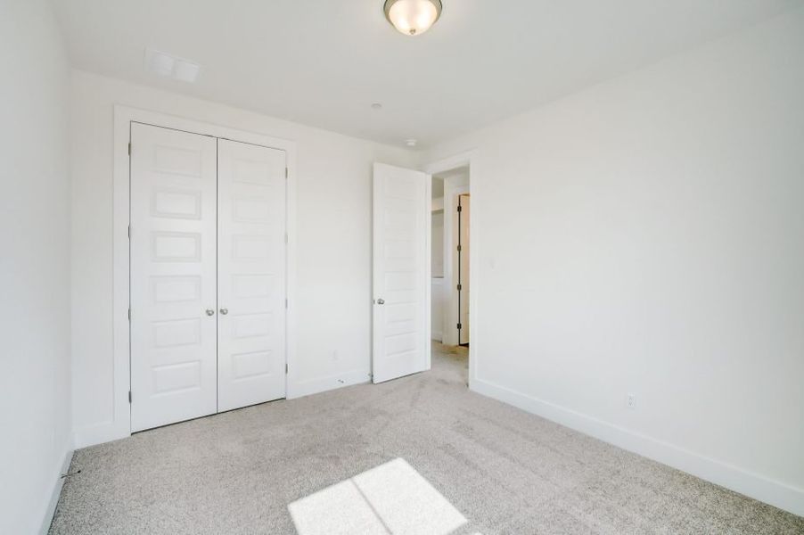 Spacious, unfurnished interior of a new home in Center 45, Round Rock (Image 25).