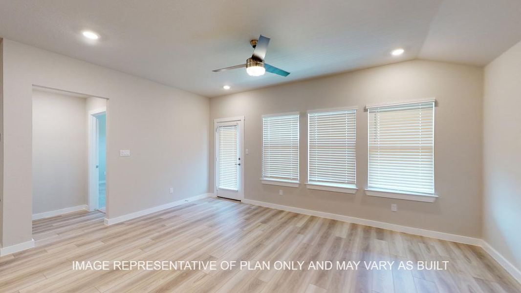 Spacious, unfurnished interior of a new home in Turnbo Ranch, Killeen (Image 11).