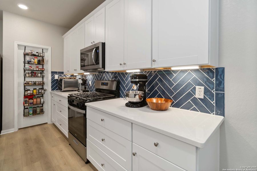 Furnished interior view inside a new home in Veranda: Classic, San Antonio (Image 4).