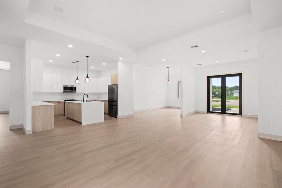 Spacious, unfurnished interior of a new home in , Port St. Lucie (Image 16).